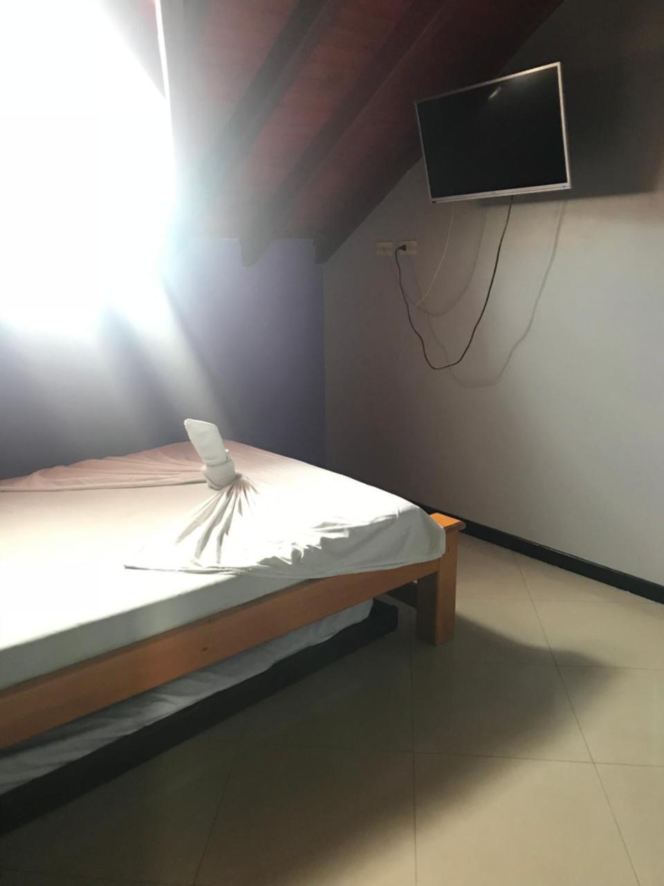 Hotel Calipso مارينيلا المظهر الخارجي الصورة
