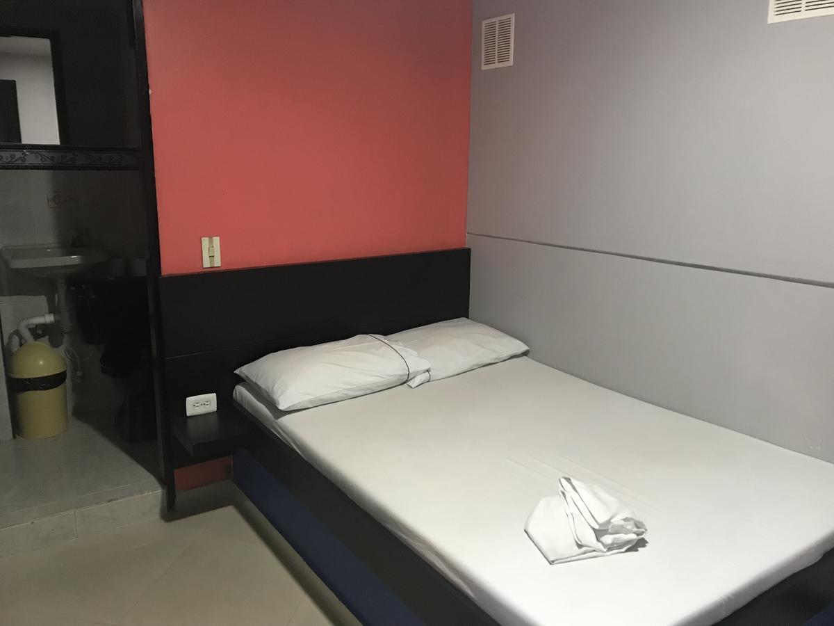 Hotel Calipso مارينيلا المظهر الخارجي الصورة